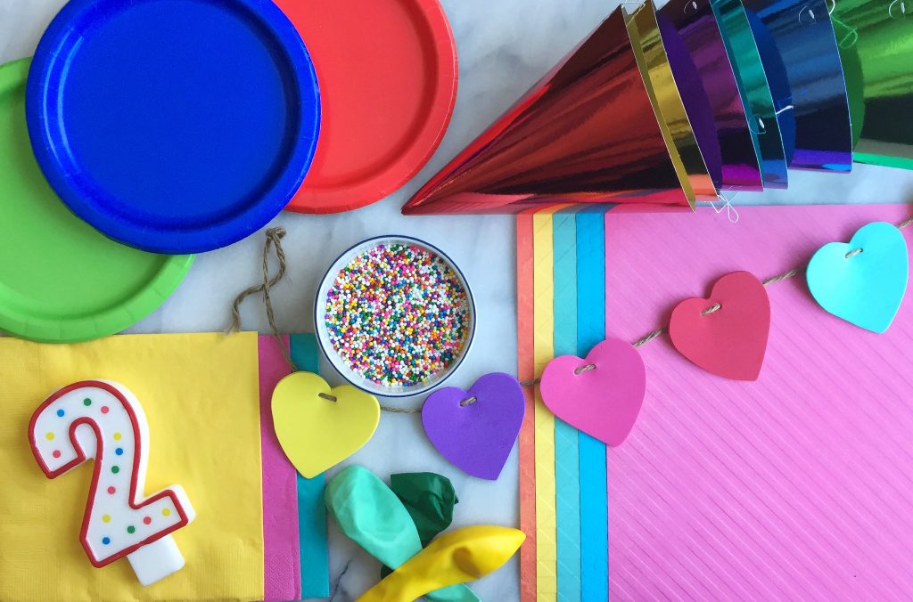 How to Throw a Simple Colour-Themed Toddler Party - SavvyMom